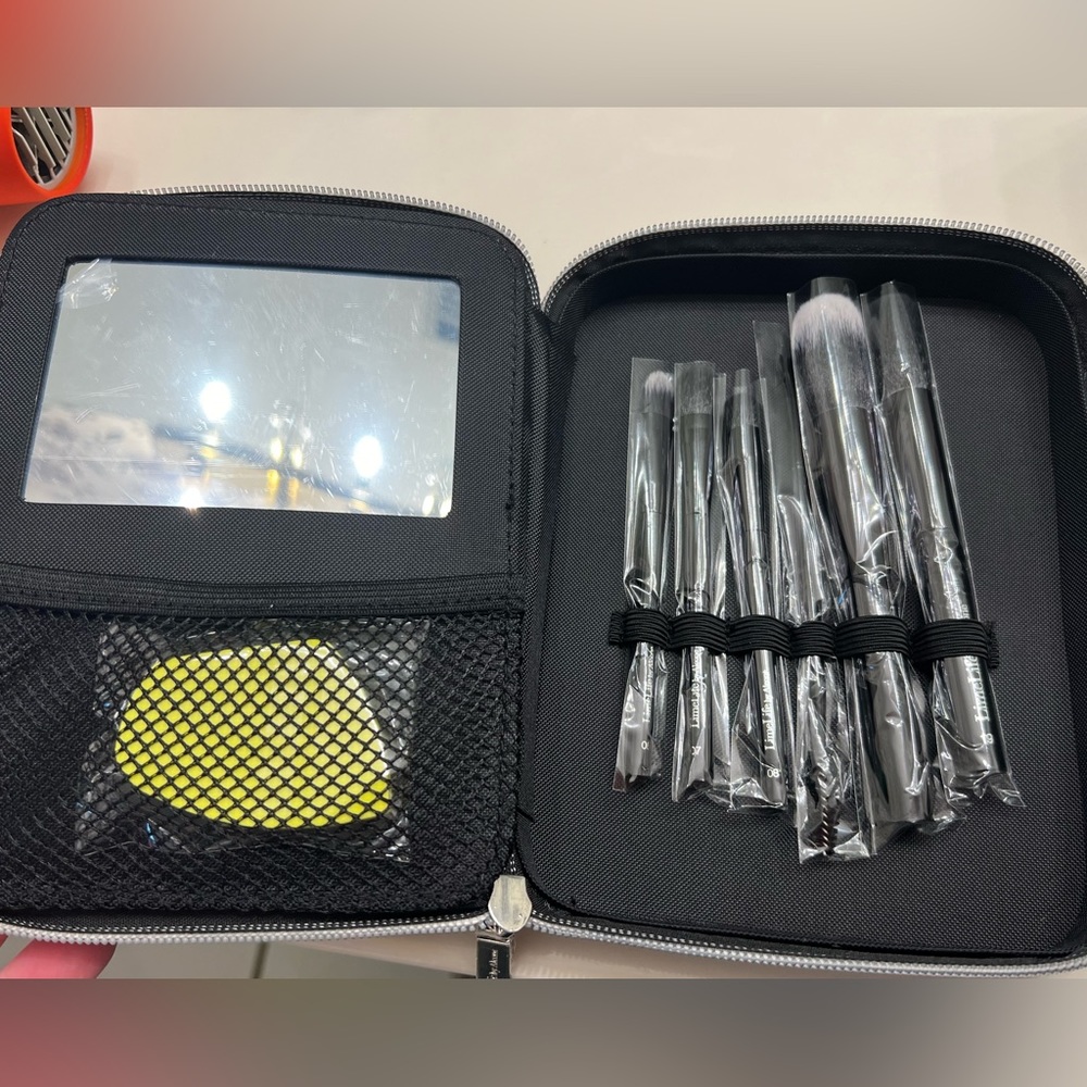 Limelife Travel Brush Set